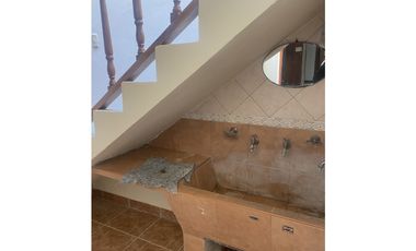 CHALET 6 AMBIENTES APTO PROFESIONAL- RAWSON 2800