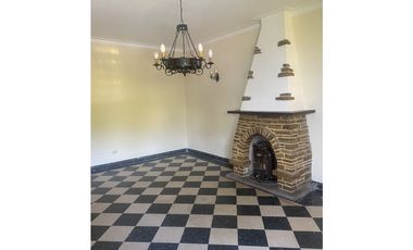 CHALET 6 AMBIENTES APTO PROFESIONAL- RAWSON 2800