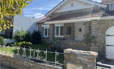 CHALET 6 AMBIENTES APTO PROFESIONAL- RAWSON 2800