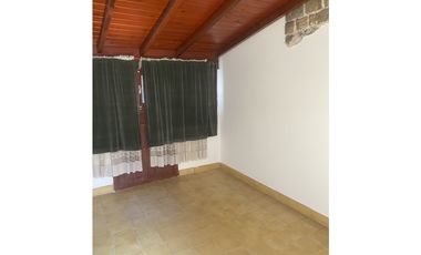 CHALET 6 AMBIENTES APTO PROFESIONAL- RAWSON 2800