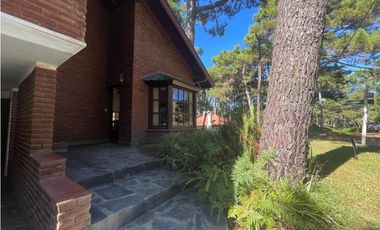 Casa en Pinamar Cerca del Mar, Parque, Parrilla y Gas Natural