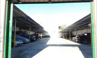 Estacionamiento sobre dos lotes propios
