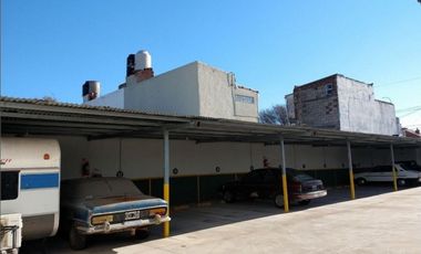 Estacionamiento sobre dos lotes propios