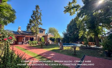 Casa quinta en venta de 179m2 ubicado en Monte Grande