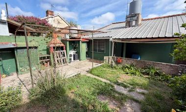 Casa PH en venta en Remedios de Escalada Oeste