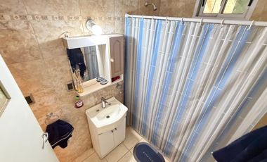 Casa PH en venta en Remedios de Escalada Oeste