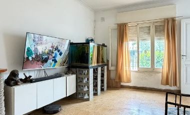 Casa PH en venta en Remedios de Escalada Oeste