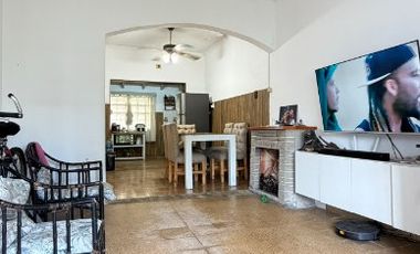 Casa PH en venta en Remedios de Escalada Oeste