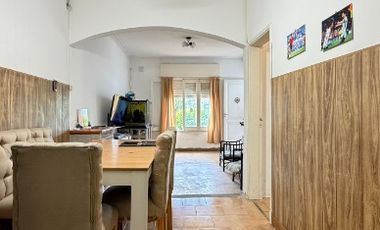 Casa PH en venta en Remedios de Escalada Oeste