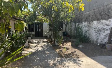Casa en Arriendo en Barrio Italia cercano a metro Monseñor Yzaguirre