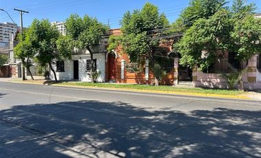 Casa en Arriendo en Barrio Italia cercano a metro Monseñor Yzaguirre