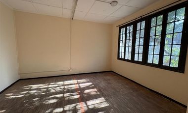 Casa en Arriendo en Barrio Italia cercano a metro Monseñor Yzaguirre