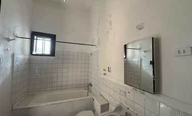 Casa en Arriendo en Barrio Italia cercano a metro Monseñor Yzaguirre