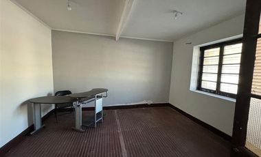 Casa en Arriendo en Barrio Italia cercano a metro Monseñor Yzaguirre