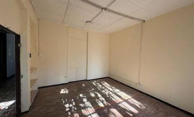 Casa en Arriendo en Barrio Italia cercano a metro Monseñor Yzaguirre