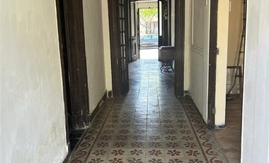 Casa en Arriendo en Barrio Italia cercano a metro Monseñor Yzaguirre