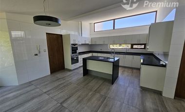 Casa en Venta en LA MEJOR OPCION DE COMPRA y/o ARRIENDO EN HACIENDA CHACABUCO