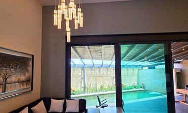 Venta de increíble Residen de 4 Recámaras y alberca en Ciudad Guzmán