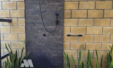 Venta de increíble Residen de 4 Recámaras y alberca en Ciudad Guzmán