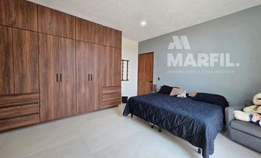 Venta de increíble Residen de 4 Recámaras y alberca en Ciudad Guzmán