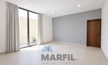 Venta de increíble Residen de 4 Recámaras y alberca en Ciudad Guzmán