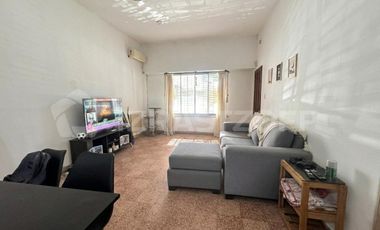 VENTA CASA MULTIFAMILIAR CON ENTRADAS INDEPENDIENTES, PATIO / PARQUE - VILLA ADELINA