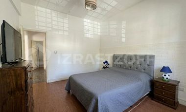 VENTA CASA MULTIFAMILIAR CON ENTRADAS INDEPENDIENTES, PATIO / PARQUE - VILLA ADELINA