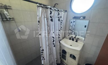 VENTA CASA MULTIFAMILIAR CON ENTRADAS INDEPENDIENTES, PATIO / PARQUE - VILLA ADELINA