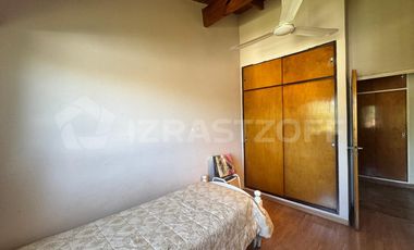 VENTA CASA MULTIFAMILIAR CON ENTRADAS INDEPENDIENTES, PATIO / PARQUE - VILLA ADELINA