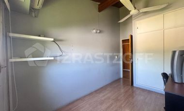 VENTA CASA MULTIFAMILIAR CON ENTRADAS INDEPENDIENTES, PATIO / PARQUE - VILLA ADELINA