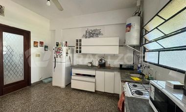 VENTA CASA MULTIFAMILIAR CON ENTRADAS INDEPENDIENTES, PATIO / PARQUE - VILLA ADELINA
