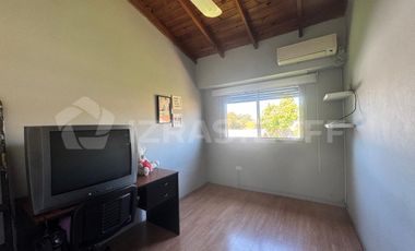 VENTA CASA MULTIFAMILIAR CON ENTRADAS INDEPENDIENTES, PATIO / PARQUE - VILLA ADELINA