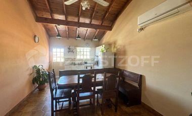 VENTA CASA MULTIFAMILIAR CON ENTRADAS INDEPENDIENTES, PATIO / PARQUE - VILLA ADELINA