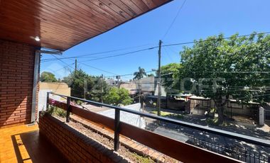 VENTA CASA MULTIFAMILIAR CON ENTRADAS INDEPENDIENTES, PATIO / PARQUE - VILLA ADELINA