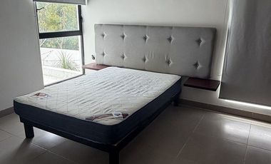 CASA EN RENTA SEMI AMUEBLADA CON PISCINA CERCA DE GRAN SANTA FE NORTE