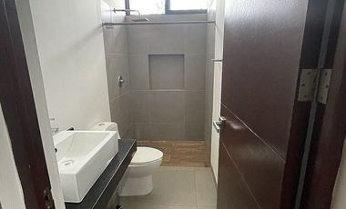 CASA EN RENTA SEMI AMUEBLADA CON PISCINA CERCA DE GRAN SANTA FE NORTE