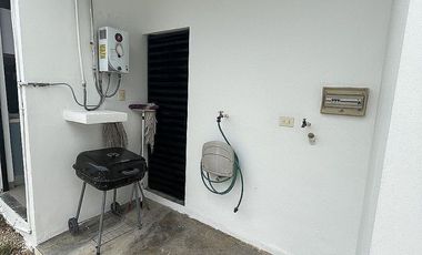 CASA EN RENTA SEMI AMUEBLADA CON PISCINA CERCA DE GRAN SANTA FE NORTE