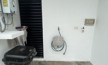 CASA EN RENTA SEMI AMUEBLADA CON PISCINA CERCA DE GRAN SANTA FE NORTE