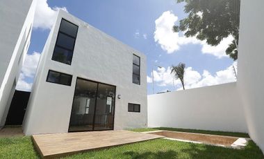 CASA EN RENTA AMUEBLADA CON PISCINA EN RESIDENCIAL SAC-UH, ZONA GRAN SANTA FE
