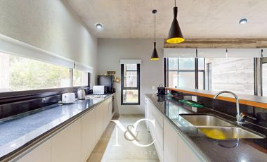 Casa en venta en Costa Esmeralda con fondo libre