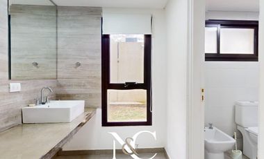 Casa en venta en Costa Esmeralda con fondo libre