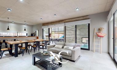 Casa en venta en Costa Esmeralda con fondo libre