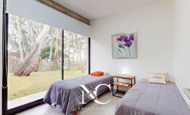 Casa en venta en Costa Esmeralda con fondo libre