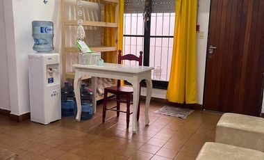 Venta Oficinas (160M²) en Ramos Mejía - Céntrico -  Excelente  Estado