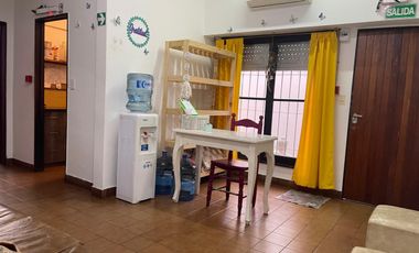 Venta Oficinas (160M²) en Ramos Mejía - Céntrico -  Excelente  Estado