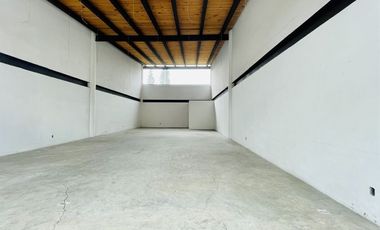 LOCAL EN RENTA EN AVANDARO - CENTRO CON TAPANCO