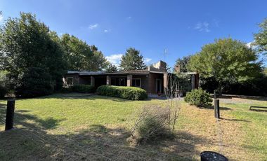 Casa Quinta de 4 amb. a la venta en Santa Anita