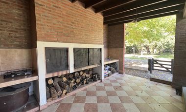 Casa Quinta de 4 amb. a la venta en Santa Anita