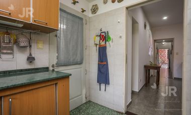 Casa 4 ambientes con parque en venta en Villa Adelina