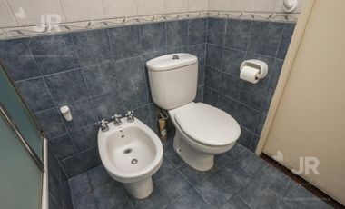 Casa 4 ambientes con parque en venta en Villa Adelina